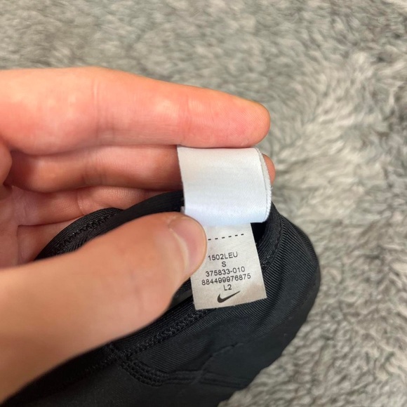 Nike sports bra size small - Picture 4 of 4